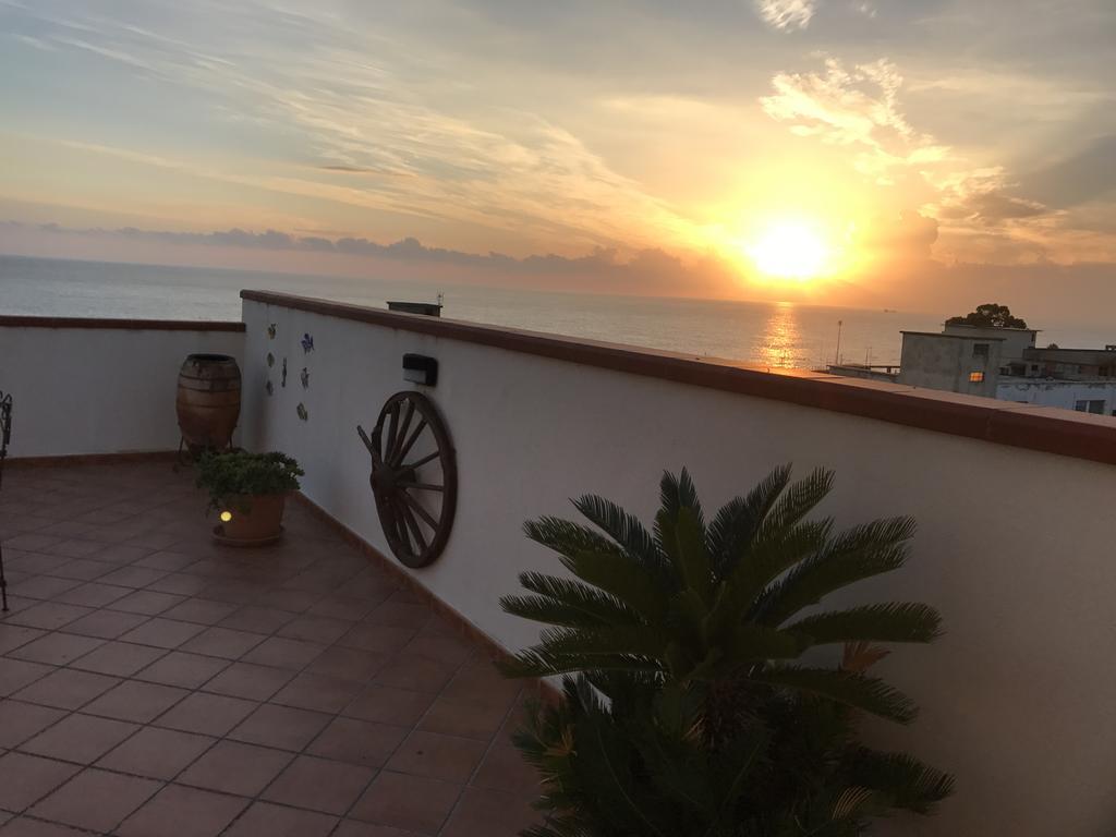 Terrazze Sul Mare Melito Di Porto Salvo Hotel Bagian luar foto