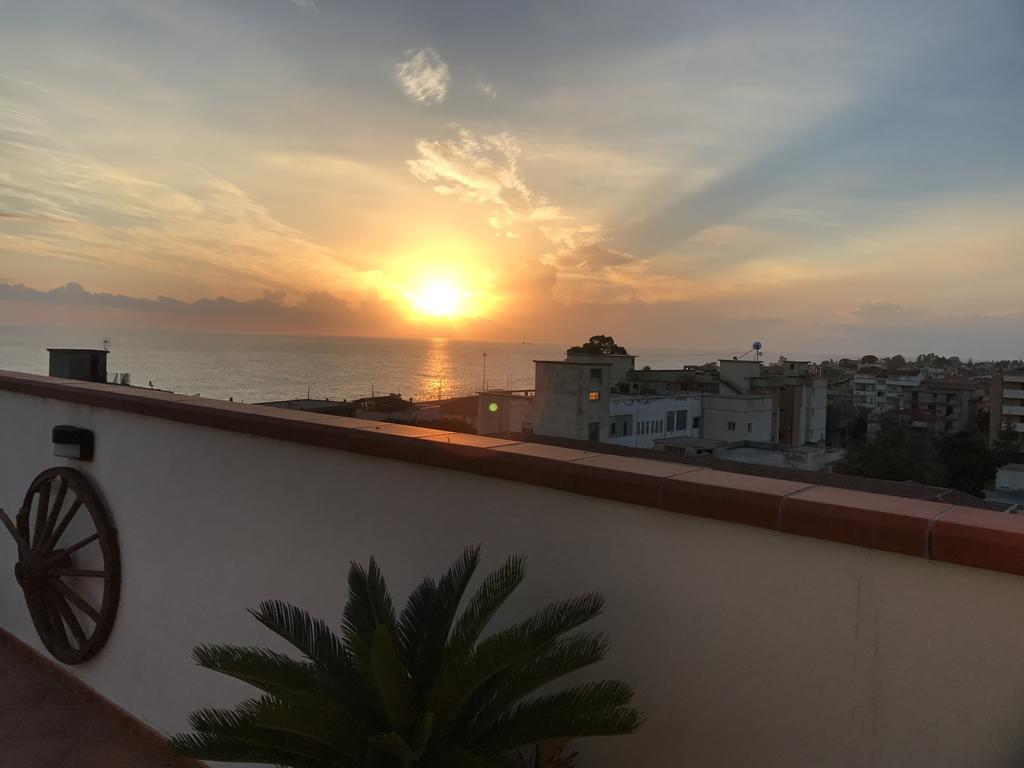 Terrazze Sul Mare Melito Di Porto Salvo Hotel Bagian luar foto