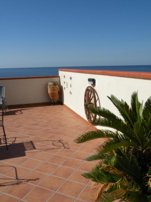 Terrazze Sul Mare Melito Di Porto Salvo Hotel Bagian luar foto