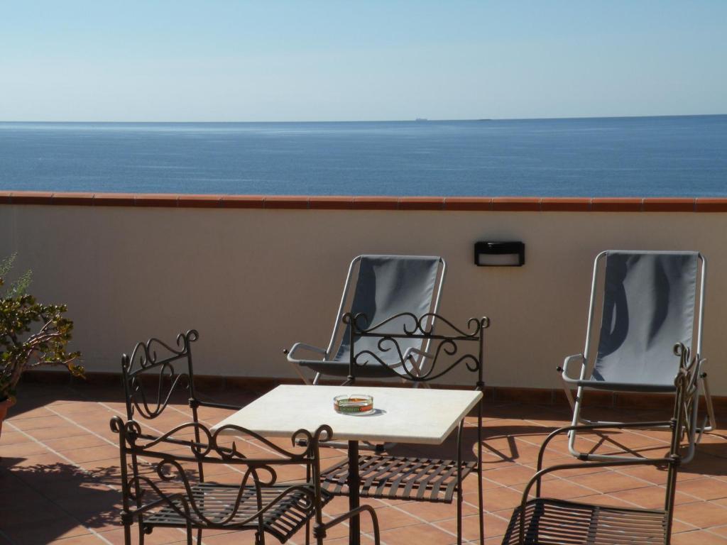 Terrazze Sul Mare Melito Di Porto Salvo Hotel Bagian luar foto